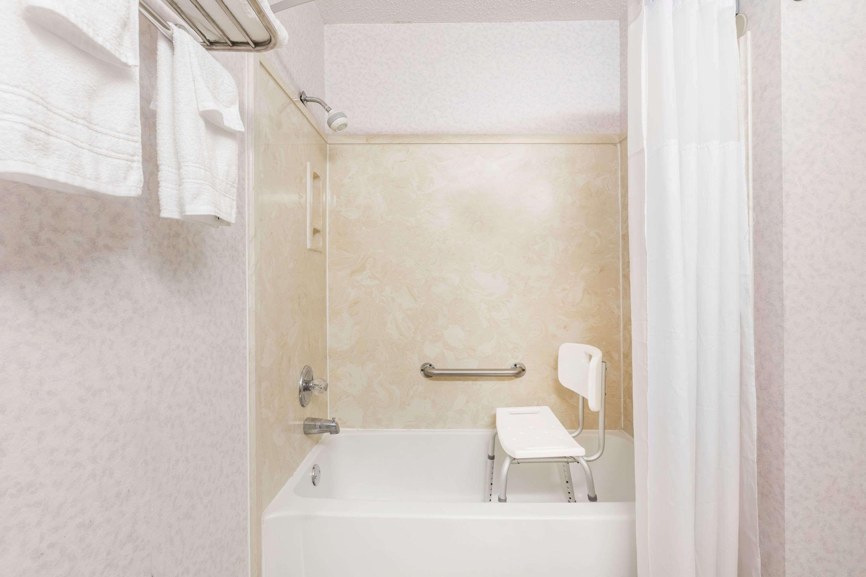 Days Inn By Wyndham Batesville Buitenkant foto