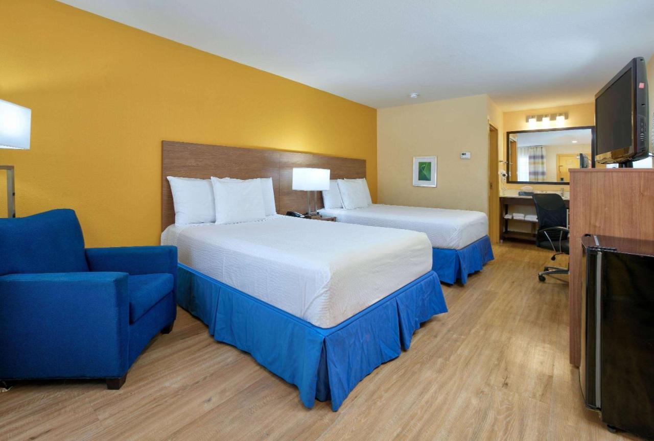 Days Inn By Wyndham Batesville Buitenkant foto