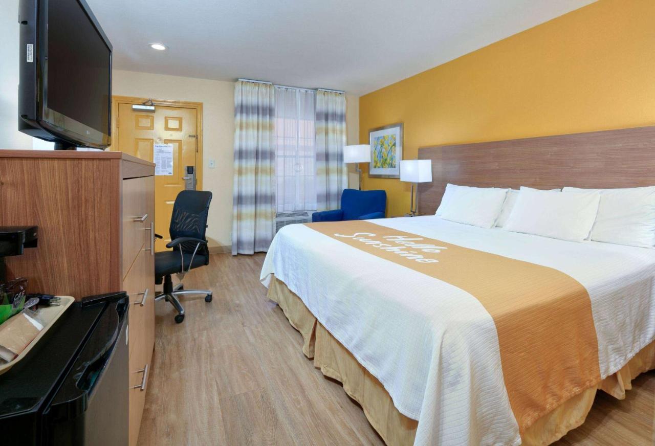 Days Inn By Wyndham Batesville Buitenkant foto